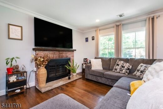 Property Photo:  950 E Walnut Dr  NJ 07860 