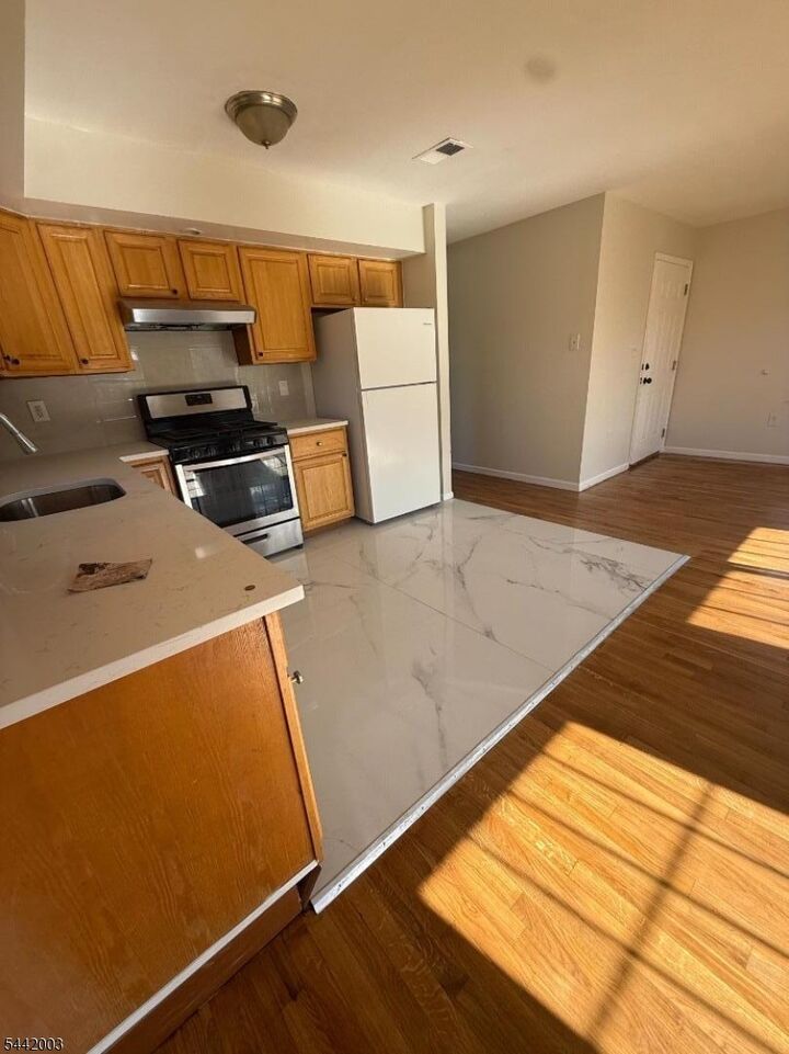 Property Photo:  335 Broadway 2  NJ 07206 