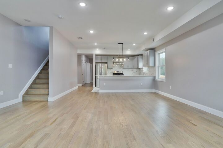 Property Photo:  362 Virginia Ave 2  NJ 07304 