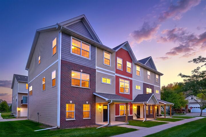 Property Photo:  9120 Greenspire Drive 106  IA 50266 