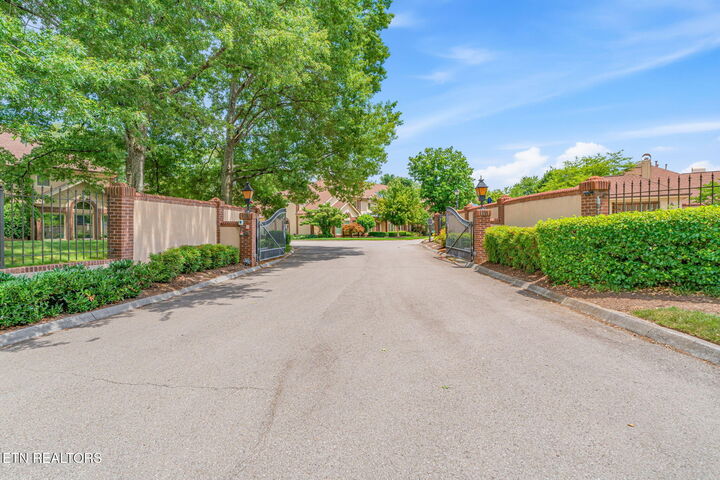 Property Photo: 920 Westcourt Drive TN 37919