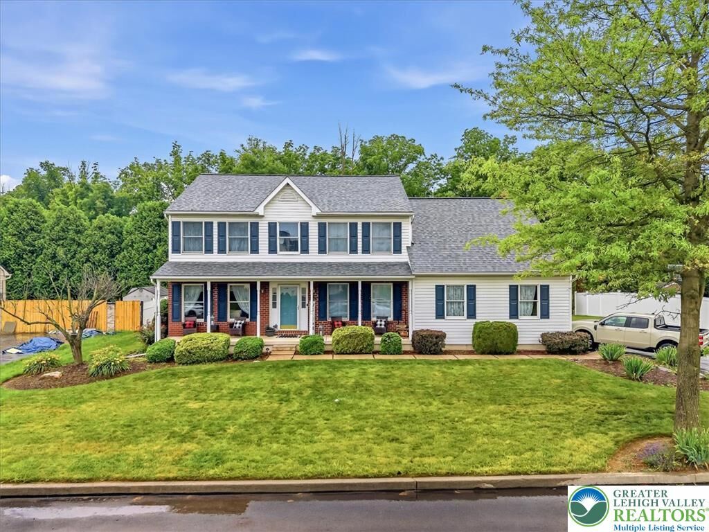 Property Photo:  2011 Fieldview Drive  PA 18064 