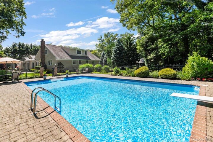 Property Photo:  10 Serene Court  NY 11746 