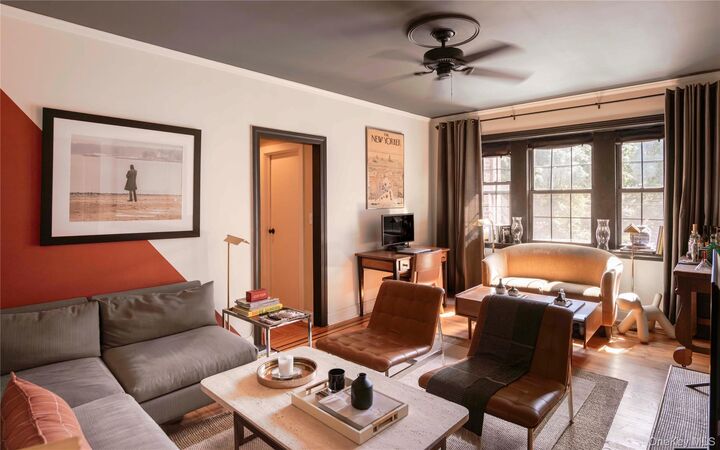 Property Photo: 23 Old Mamaroneck Road 4C NY 10605