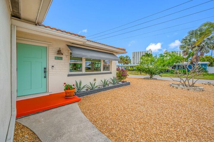 Property Photo:  1401 Island Drive S  FL 33707 