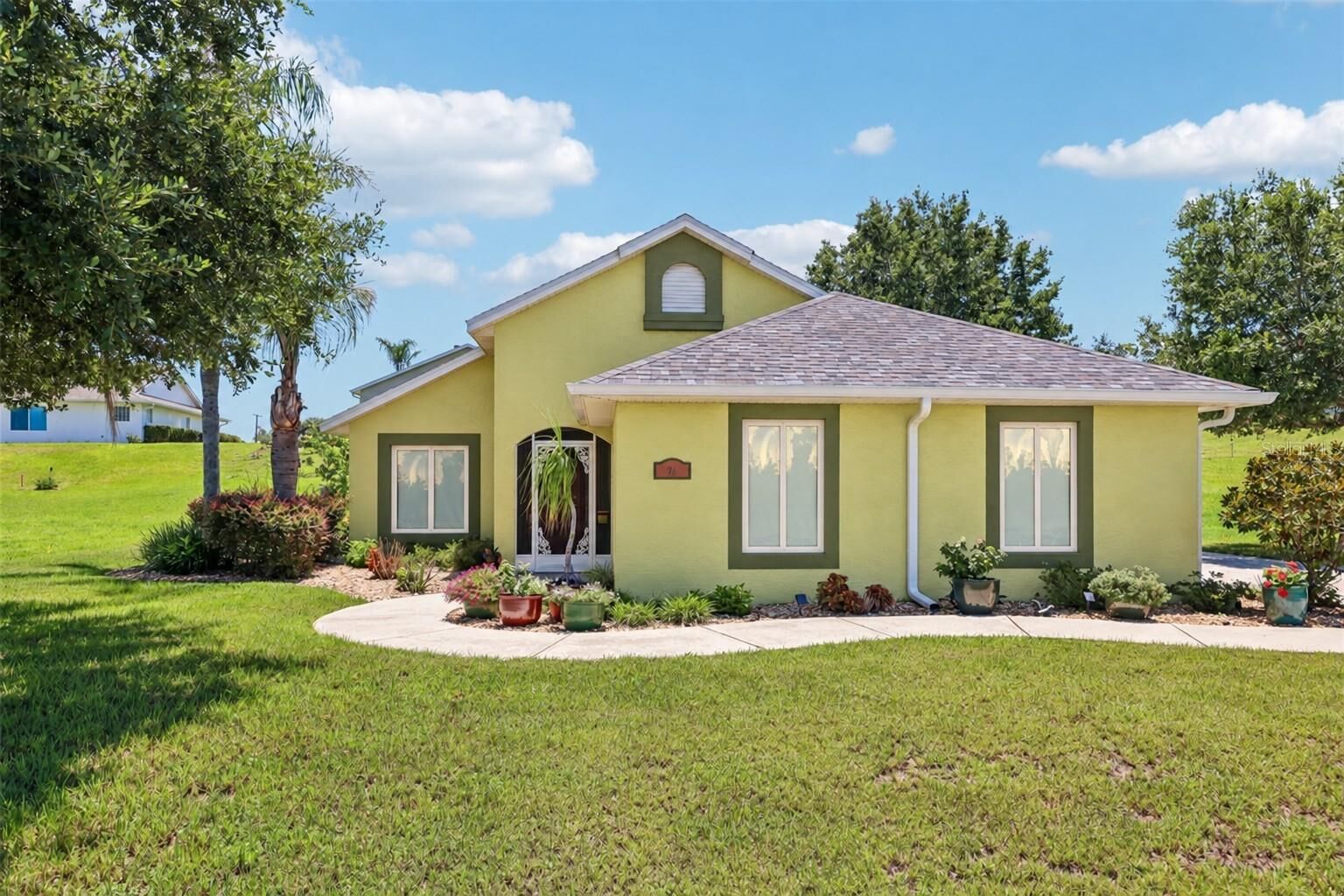 Property Photo: 76 Fairway Circle FL 32784