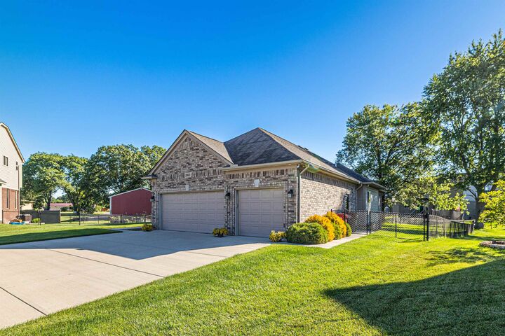 Property Photo:  29693 Lockwood Court 20  MI 48051-2349 