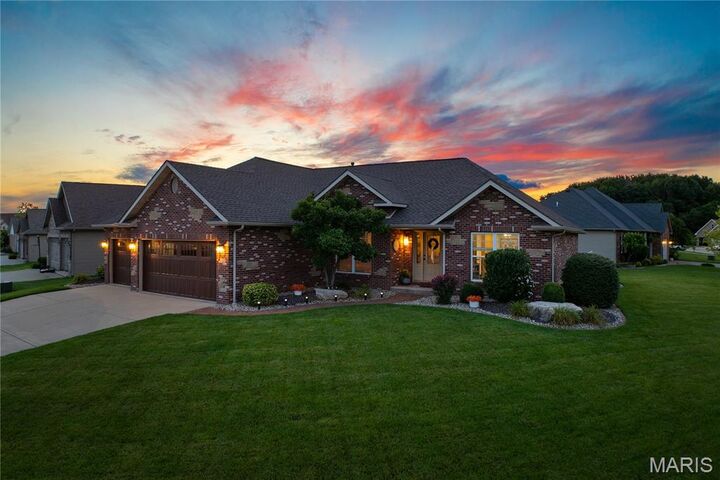 Property Photo:  137 Stonebridge Bluff Drive  IL 62062 