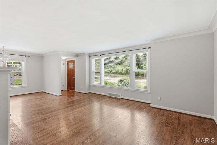 Property Photo:  557 N Woodlawn Avenue  MO 63122 
