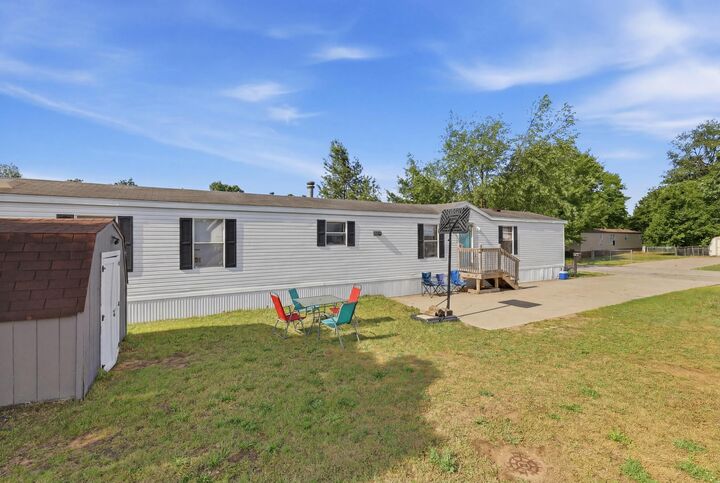 Property Photo:  3611 Butternut Drive  MI 49424 