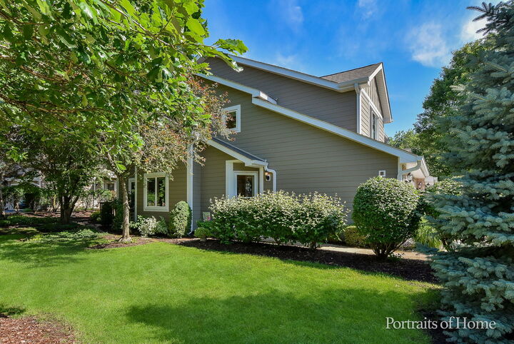 Property Photo:  403 Dillman Court  IL 60540 