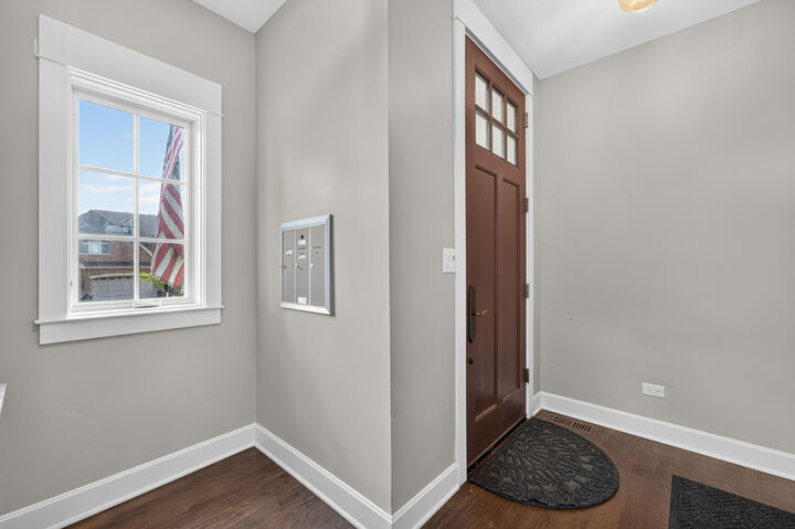Property Photo:  296 N Maple Avenue  IL 60126 