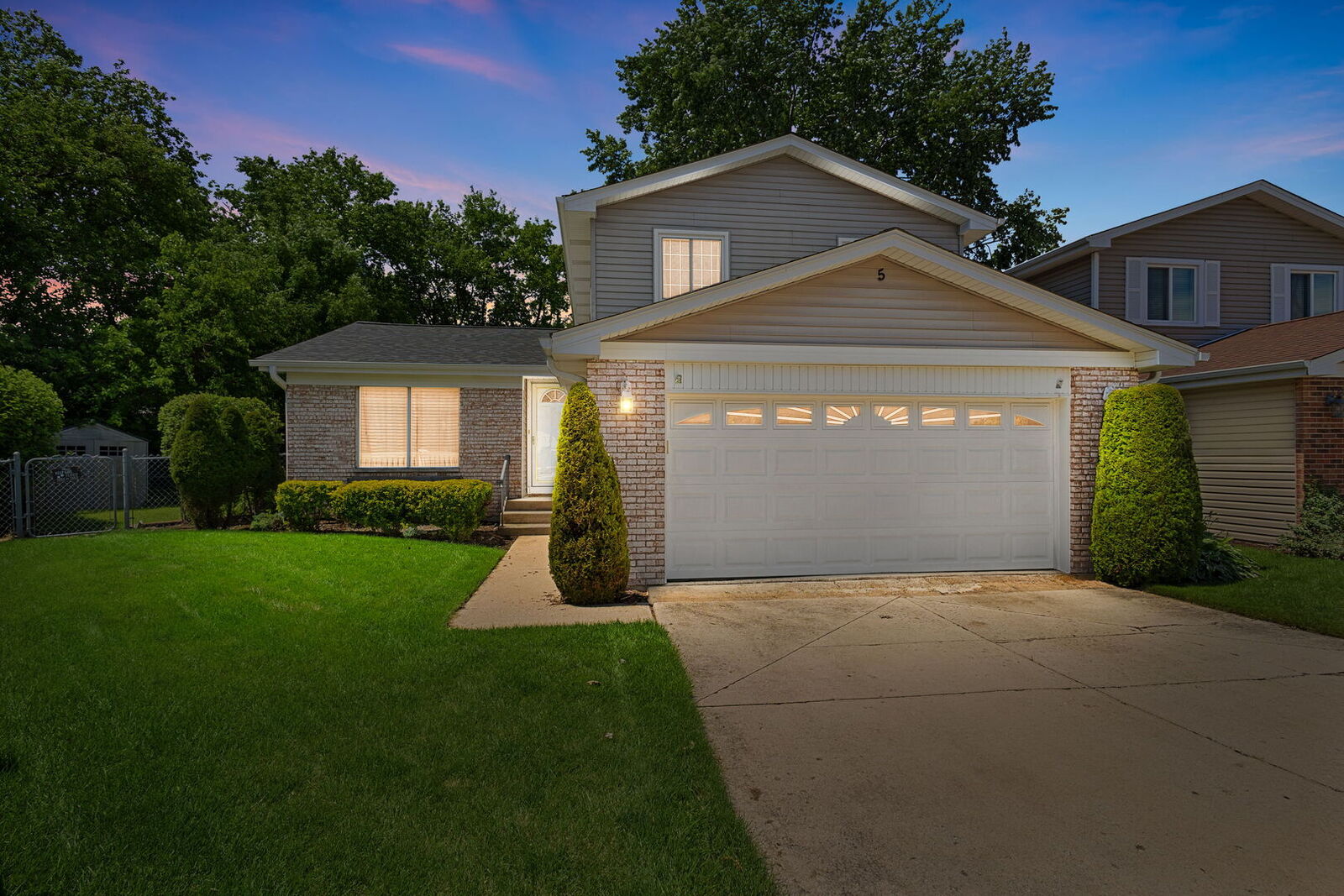 Property Photo: 5 Oriole Court IL 60517