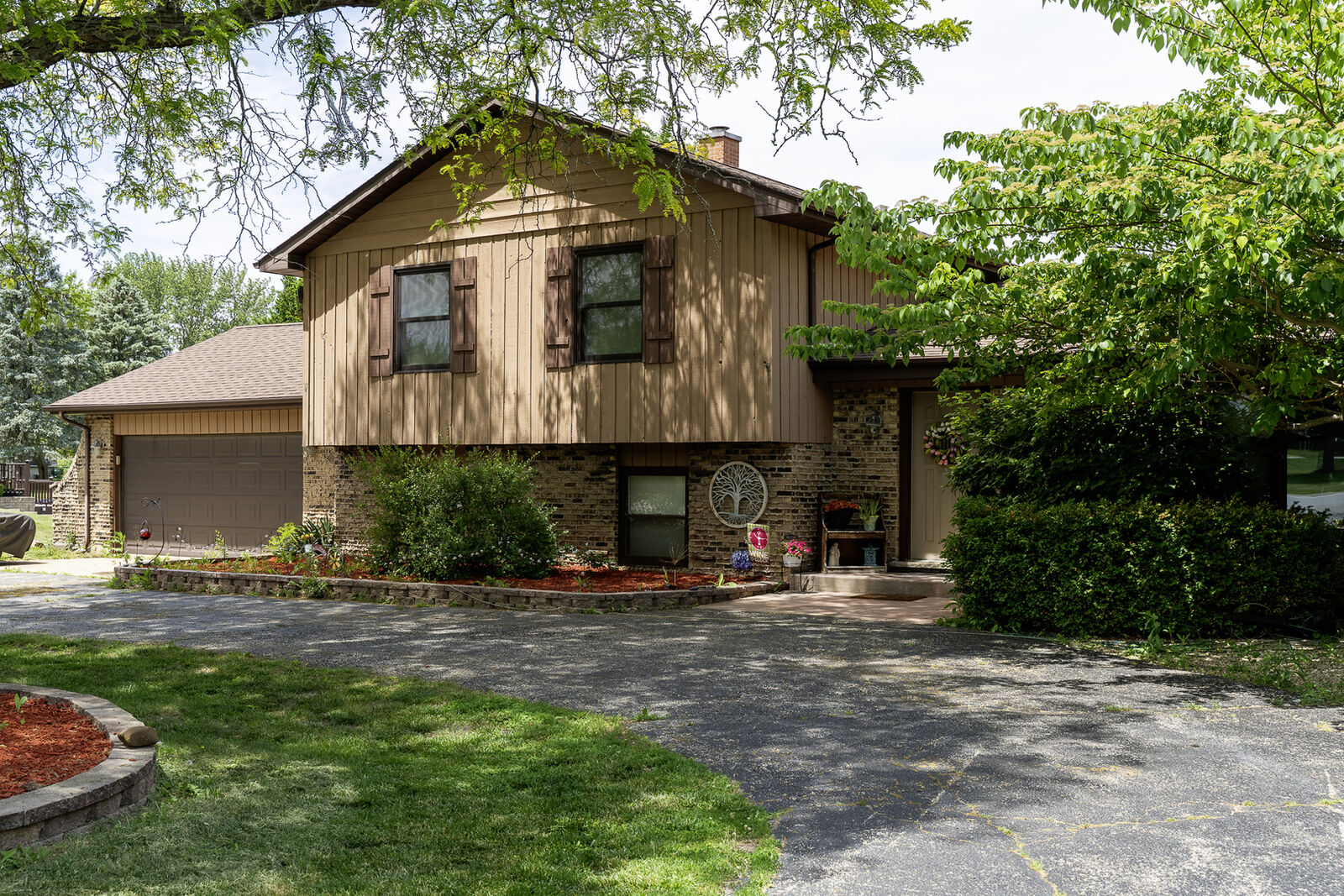 Property Photo: 2904 Scott Avenue IL 60050