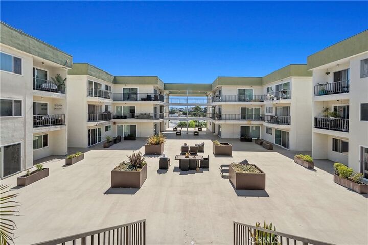 Property Photo: 1600 Ardmore Avenue 417 CA 90254