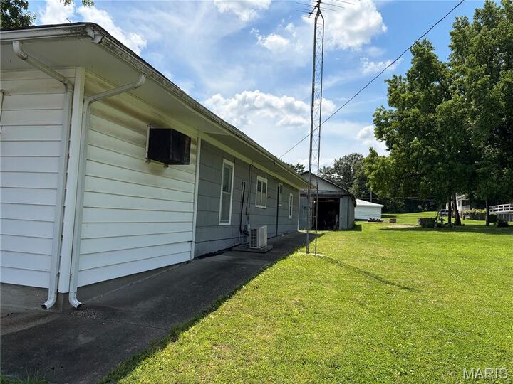 Property Photo: 110 Water Street IL 62089