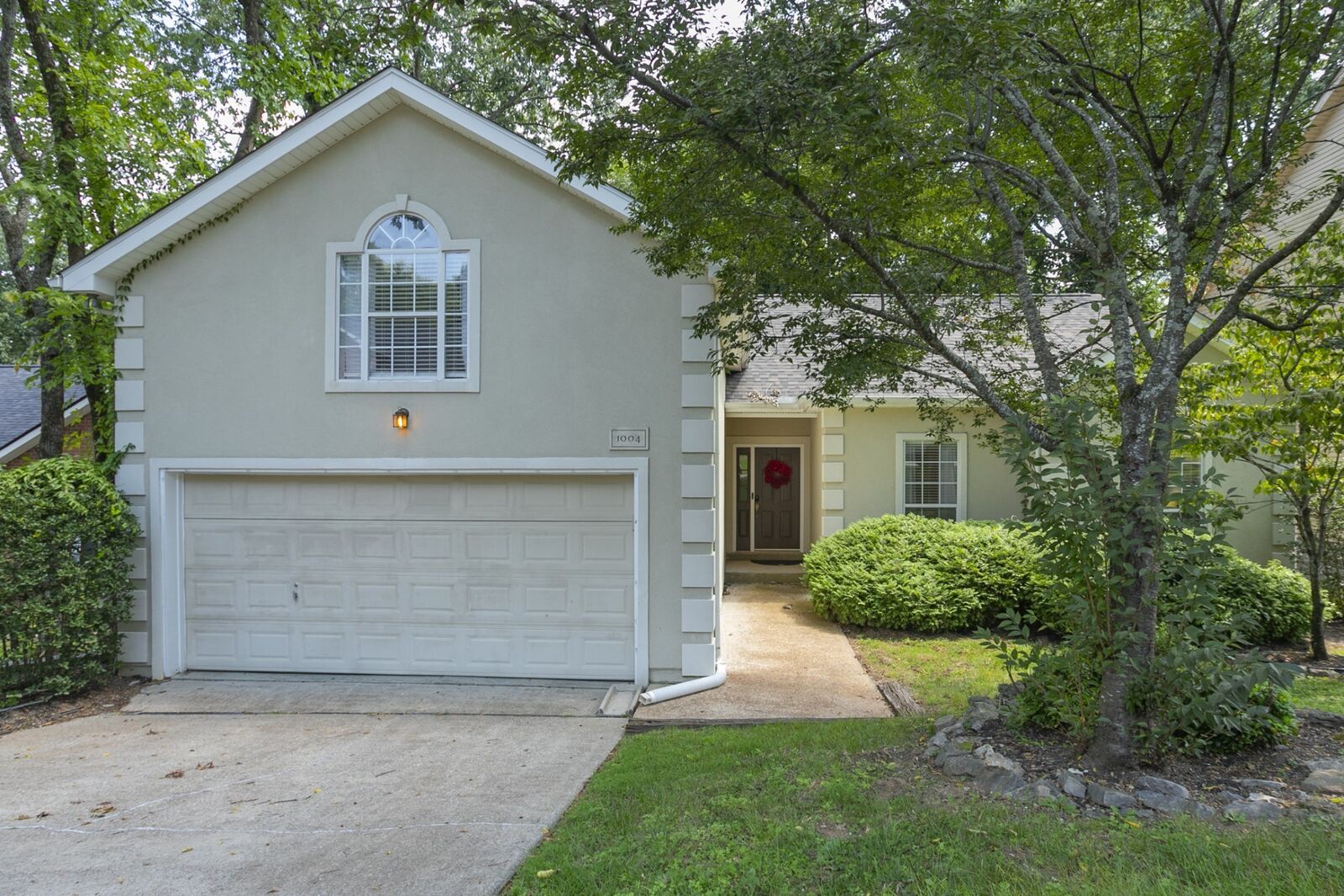 Property Photo:  1004 Elmshade Ln  TN 37211 