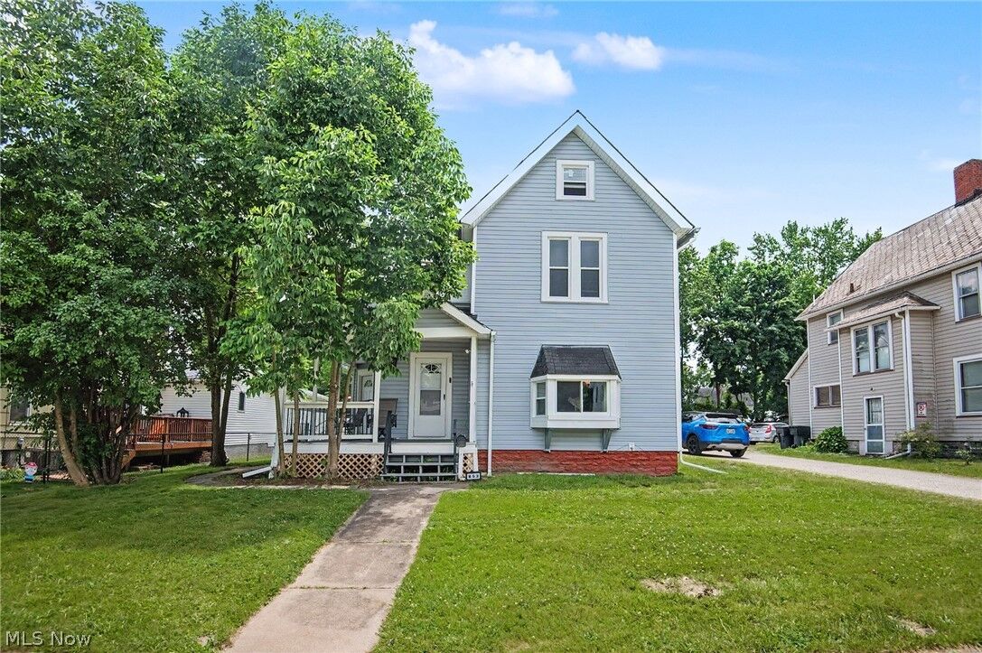Property Photo:  853 Summit Street NW  OH 44485 