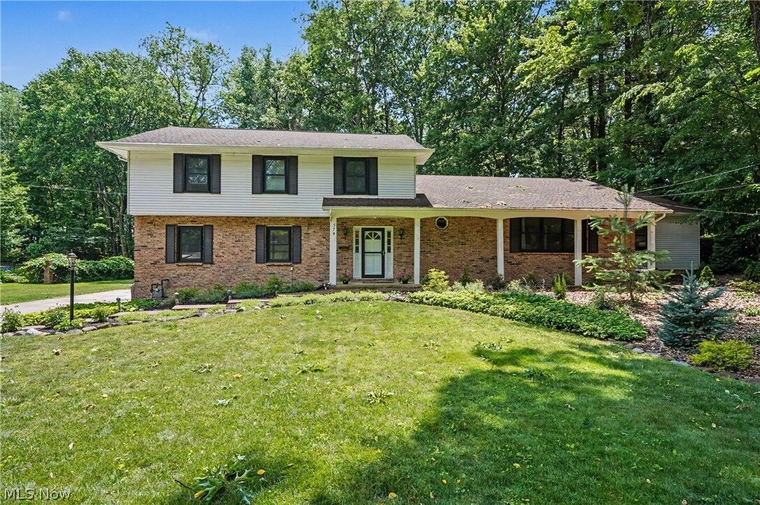 Property Photo:  379 Nob Hill Drive  OH 44303 