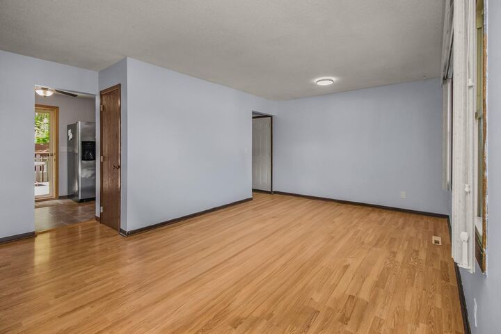 Property Photo: 1557 Dale Street N MN 55117