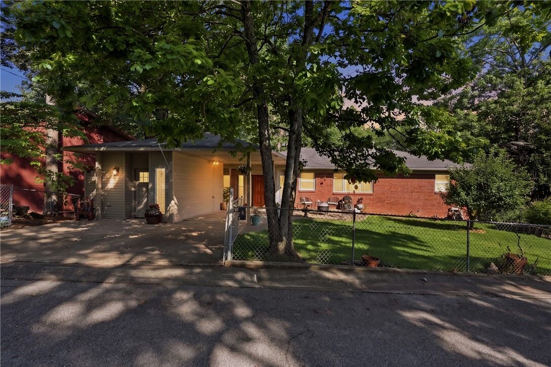 Property Photo:  11 College Street  AR 72632 