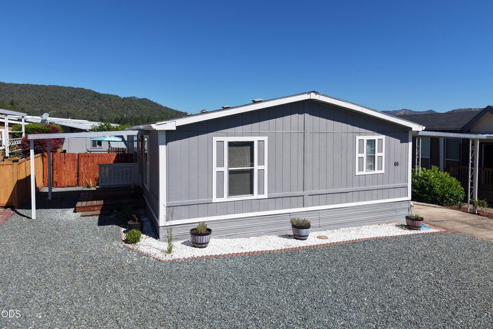 Property Photo:  8401 Old Stage Road Unit 65  OR 97502 