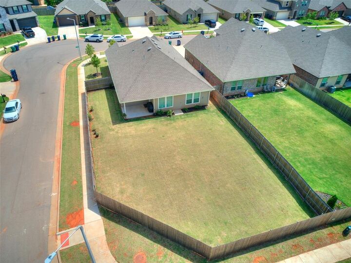 Property Photo:  9005 NW 149th Terrace  OK 73099 