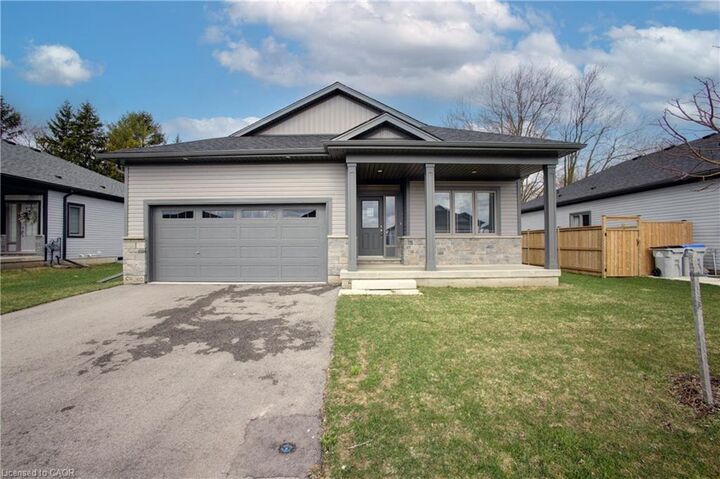 160 Ellen Street — photo 1