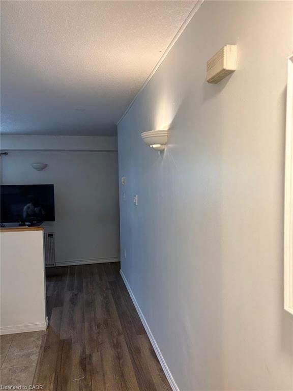 Property Photo:  52 Wellington Street 3  ON N1R 3Y7 