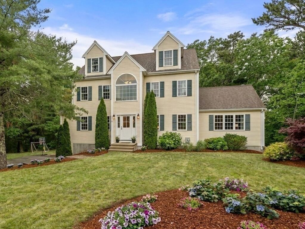 Property Photo:  22 Edgewater Dr  MA 02360 