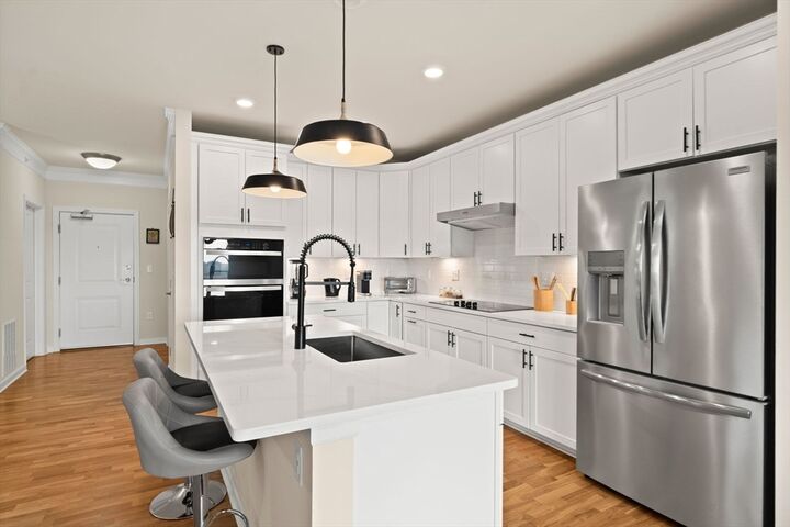 Property Photo: 4 Stratton Drive 408 MA 01801
