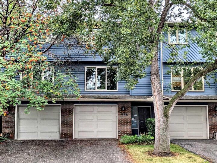256 Point McKay Terrace NW — photo 1