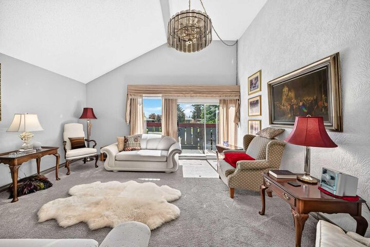 Property Photo:  310 Huntham Place NE  AB T2K 4G7 