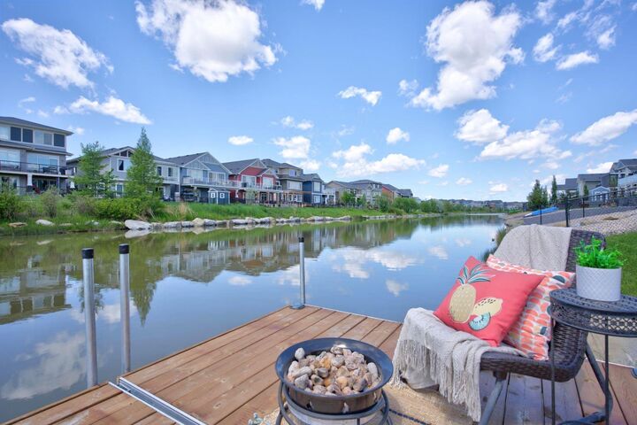 Property Photo: 1147 Bayside Drive SW AB T4B 5E7