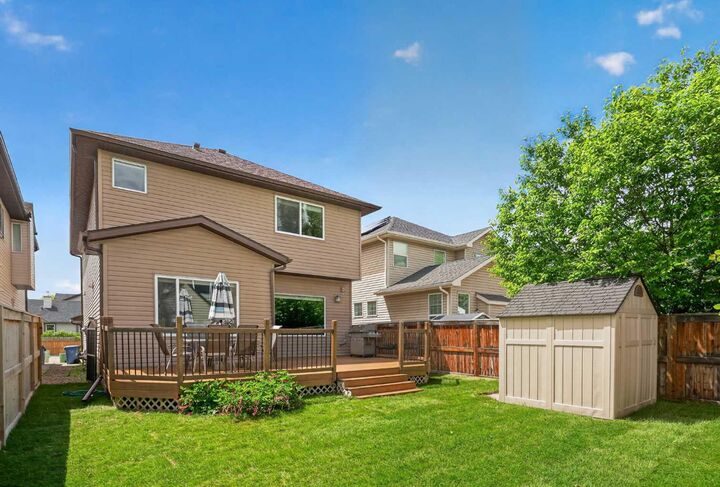 Property Photo:  237 Brightonwoods Gardens SE  AB T2Z 0Y7 