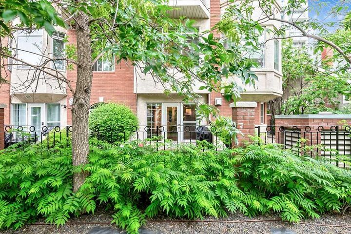 Property Photo:  923 15 Avenue SW 106  AB T2R 0S2 