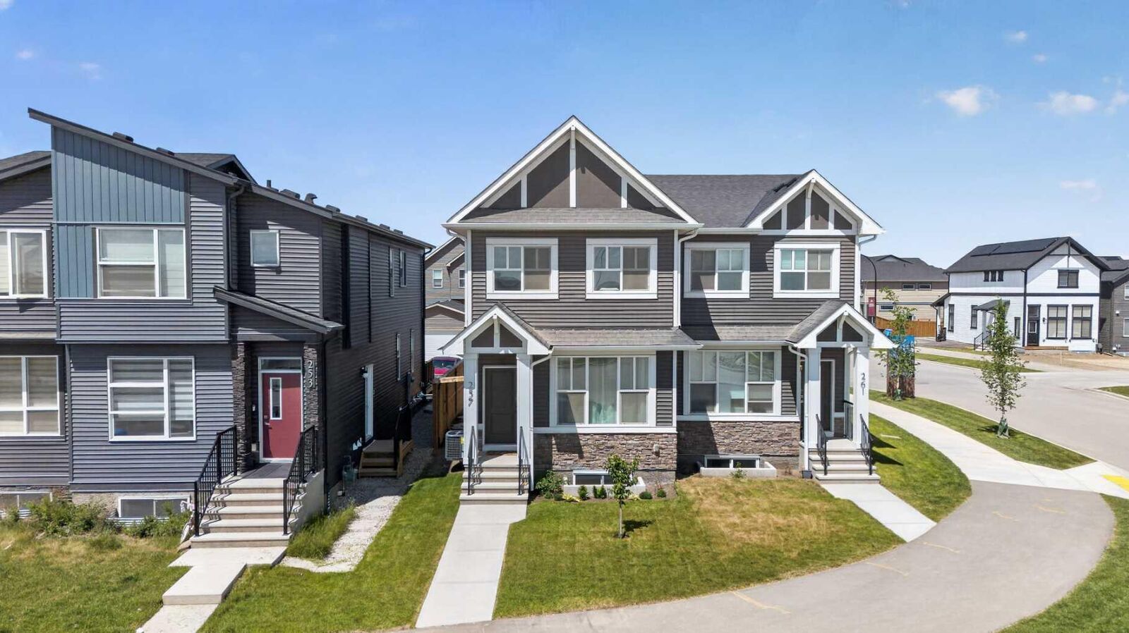 Property Photo: 257 Edith Green NW AB T3R 2G3