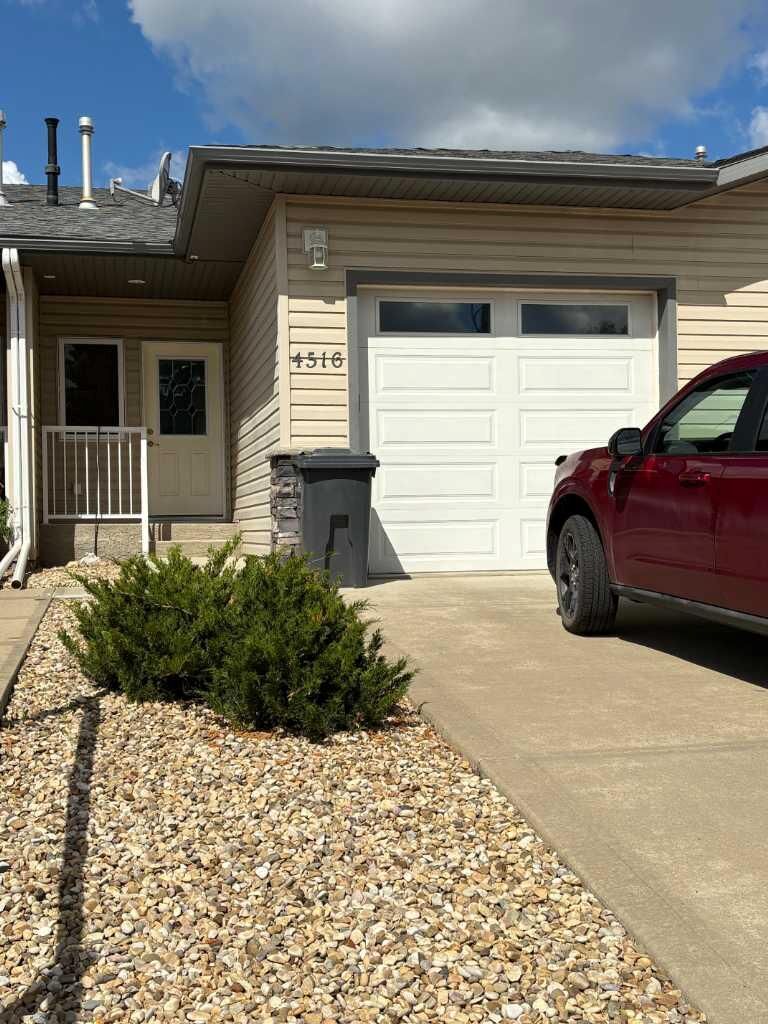 Property Photo:  4516 54 Street  AB T4J 1J4 