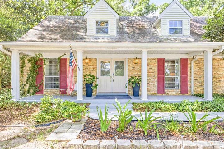Property Photo:  5307 Lakewood Dr  FL 32570 