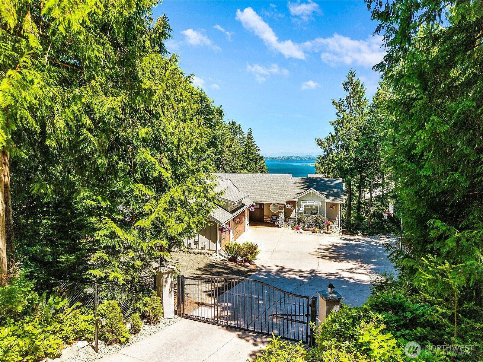 Property Photo: 1103 Puget Drive E WA 98366