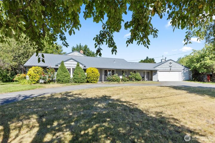Property Photo: 2009 Westshore Drive WA 98837