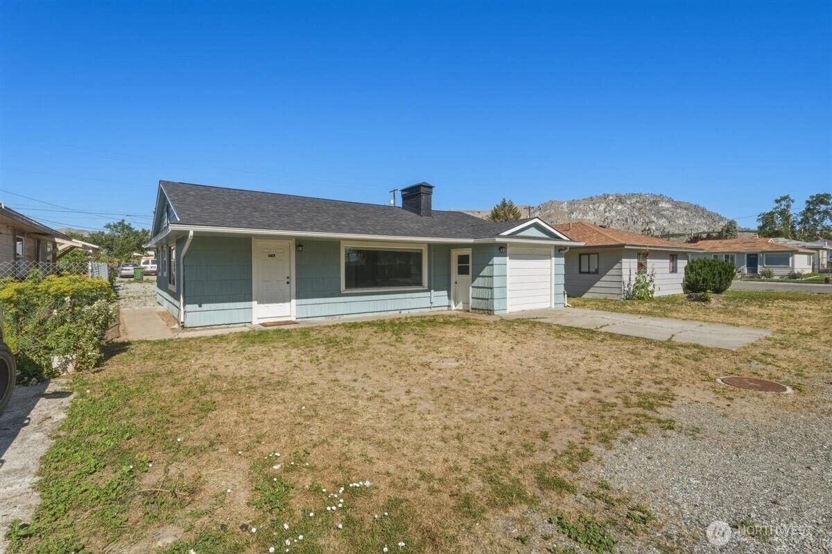 Property Photo: 607 S 1st Street WA 98812