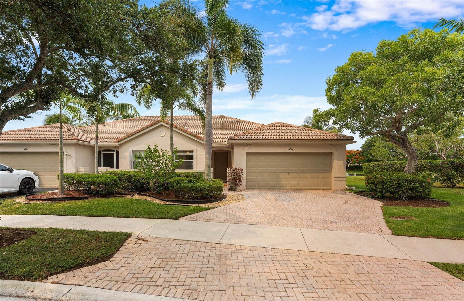 Property Photo:  1650 Orion Lane  FL 33327 