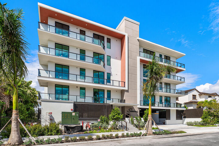 Property Photo:  87 Isle Of Venice Drive 302S  FL 33301 