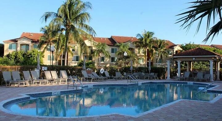 Property Photo: 1119 Villa Circle 1119 FL 33435