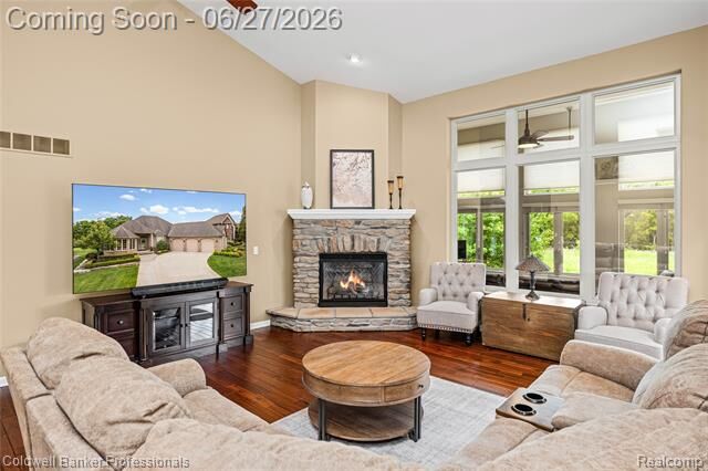 Property Photo:  16238 Via Mera  MI 48042 