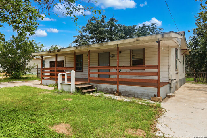 Property Photo:  606 Viewpoint Dr  TX 78065 