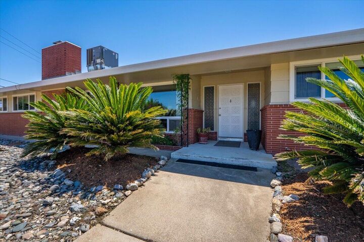 Property Photo: 3255 Panorama Drive CA 96003
