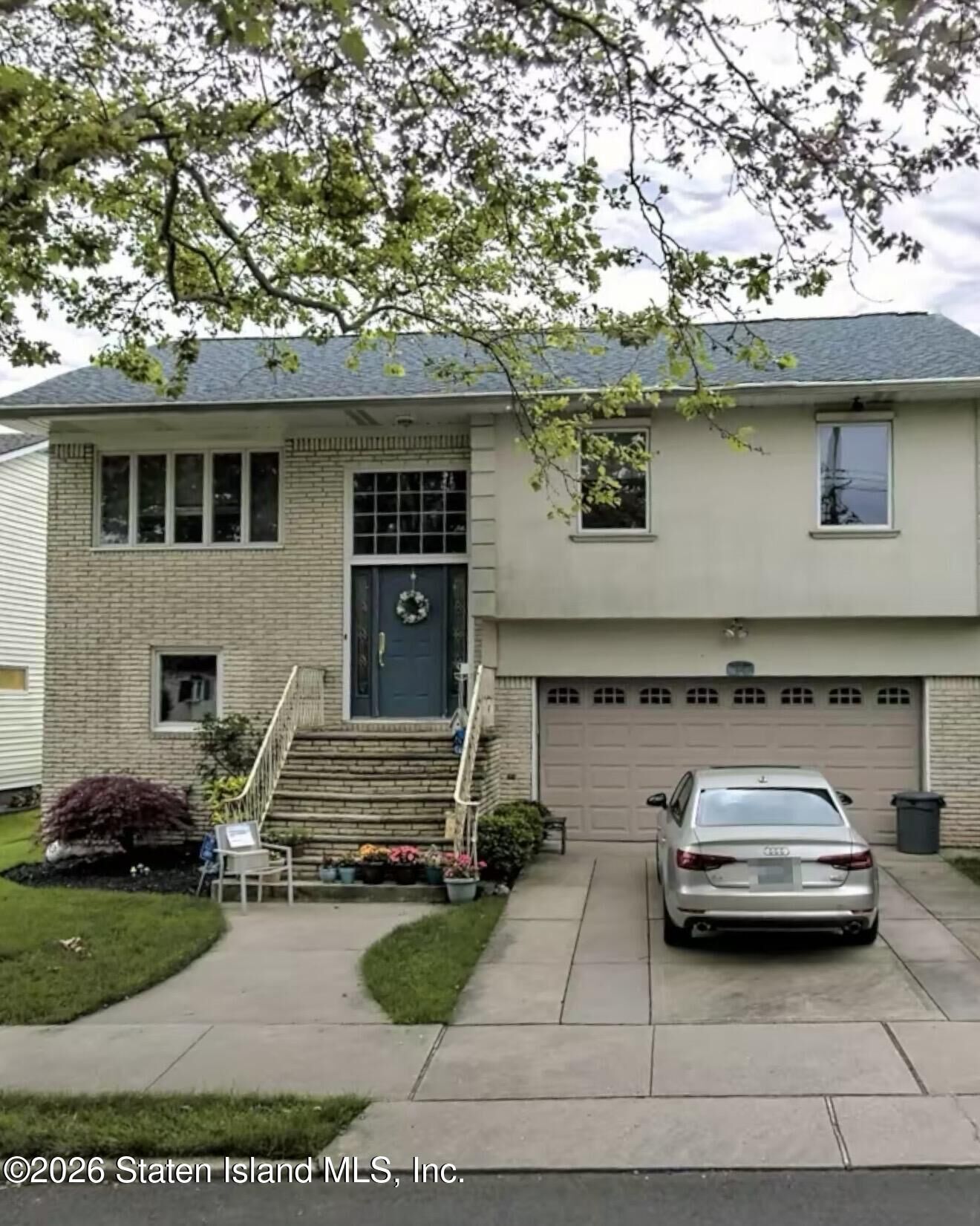 Property Photo:  14 Ridge Avenue  NY 10304 