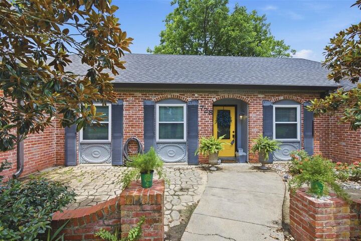 Property Photo: 728 Jefferson Drive LA 70605